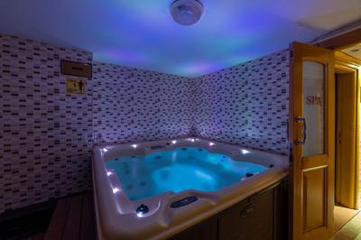 The Byzantium Hotel & Suite