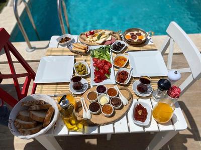 Alaçatı Londia Hotel