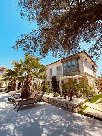 Lotus Alaçatı Konakları