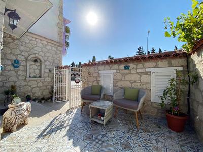 Fatma Hanım Konağı Alaçatı