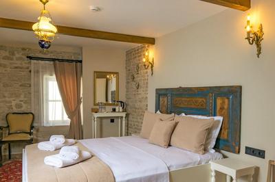 1870s Tas Konak Otel Uc Oda