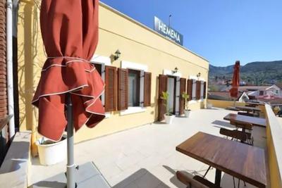 Hemena Rooms and Villa