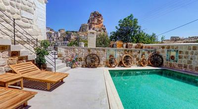 Capp Royal Cave Hotel