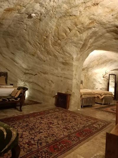 Naturels Cave House