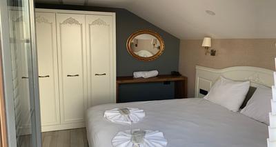 White Golden Suite Hotel