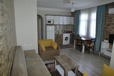 Cleopatra King Apart