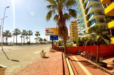 Gold Twins Boutique Hoel