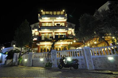 Kuluhana Hotel & Villas