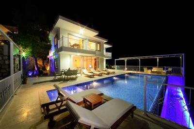 Villa Oscar Üzümlü