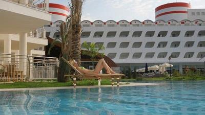 Queen Elizabeth Elite Suite Hotel & Spa