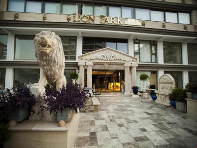 Lion Park Suites & Residence