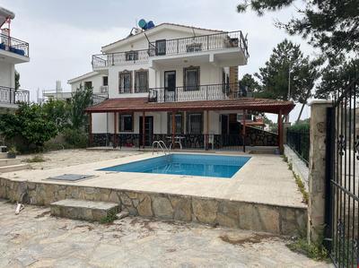 La Famillie Kuşadası