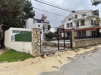 La Famillie Kuşadası