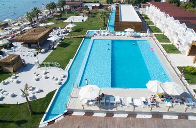Risus Beach Resort Hotel