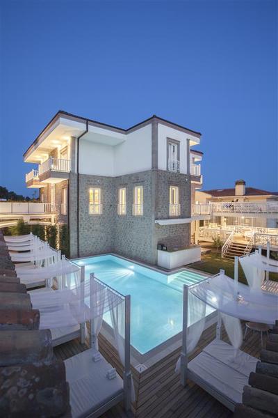 Cunda Pür Beyaz Otel