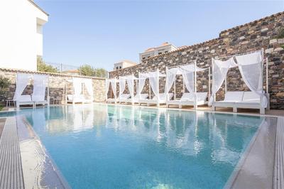 Cunda Pür Beyaz Otel