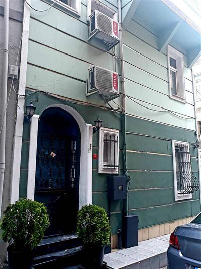 Taksim Nefti Residence