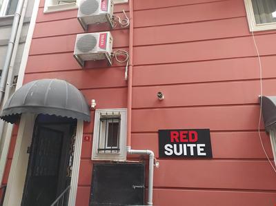 Taksim Red Suit