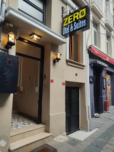 Zero Suite Hotel
