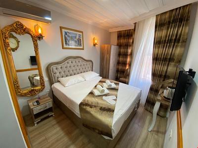 New Cherry Hotel & Hostel