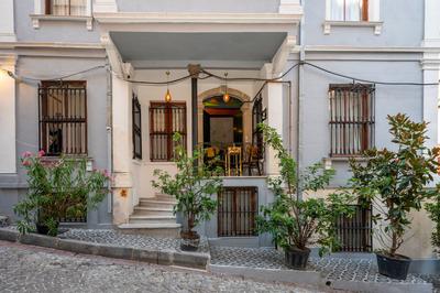 Valeria Antique 1892 Sultanahmet