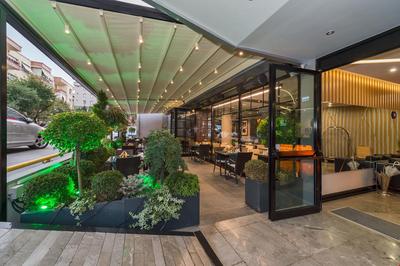 Hotel Boursier 1 &  SPA