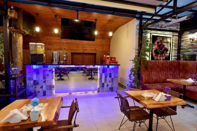 Royal Garden Suite and Hotel