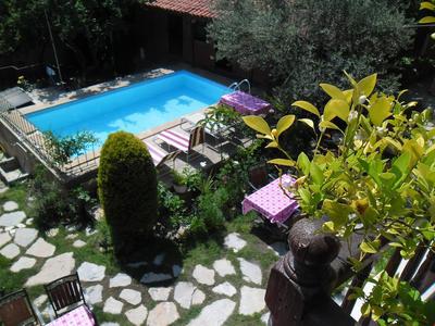 Akropolis Guest House