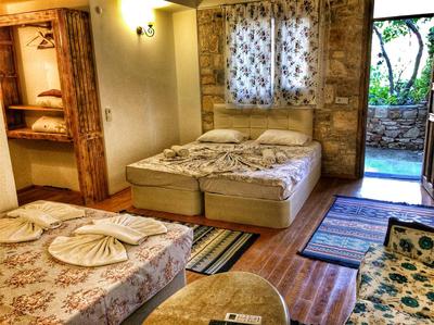 Parmis Boutique House