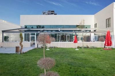 Cherry Garden City Spa Hotel