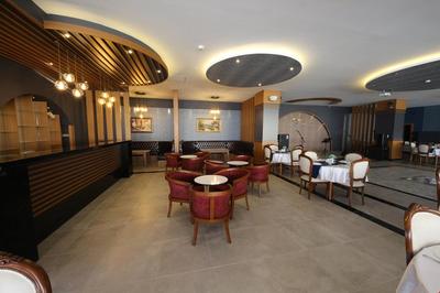 Golden Rose Deluxe Hotel