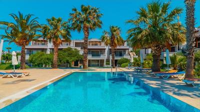 Denize Sıfır Havuzlu Daire