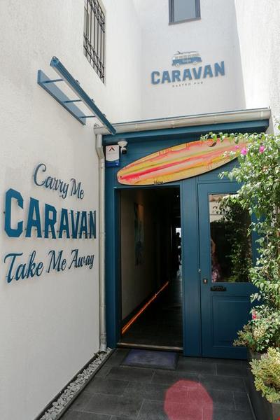 Surfer Caravan Gastro Pub & Suites