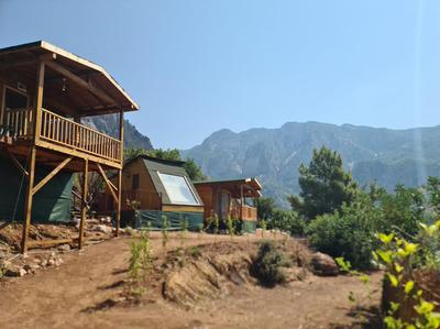 Goat Bungalow And Camping