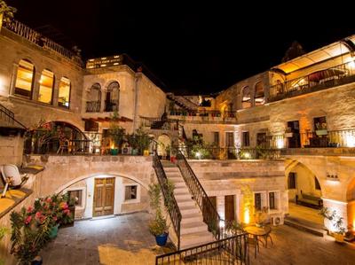 Elegance Cave Suites