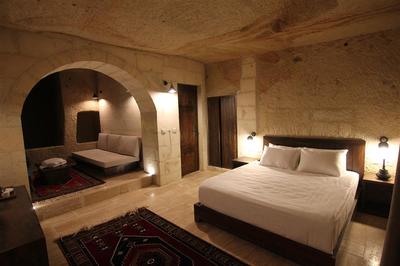 Tafana Cave Stone Lodge