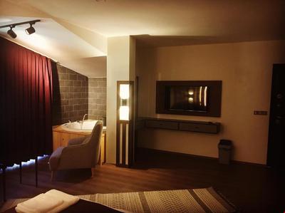 Yolundibi Suit & Restaurant