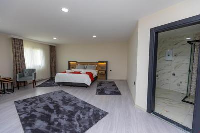 Moonlight Suite Hotel