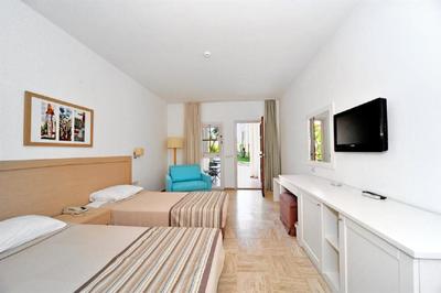 Izer Hotel & Beach Club