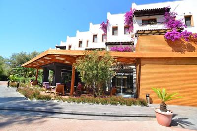 Green Beach Resort 
