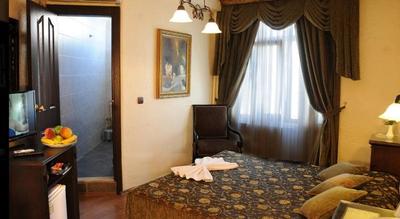 Hotel Megara Palace