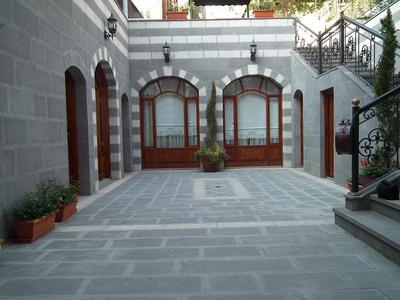Rose Garden Suites