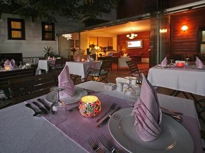 Rose Garden Suites