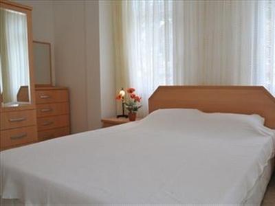 Deska Hisar Garden Apartments