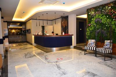 Oasis Hotel & Apartments