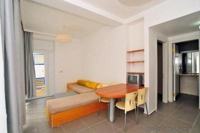 Sky Nova Suites