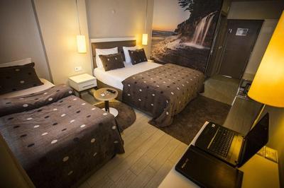 Nevv Hotel