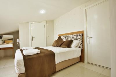 Kinali Hotel