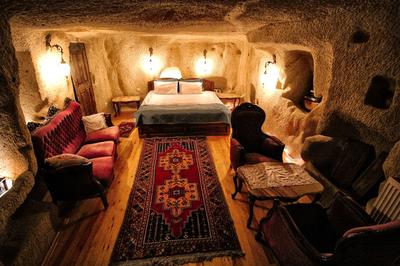 Patiska Cave House