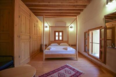 Samatha Villa & Suites